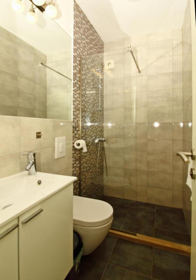 Apartments Dubreta تْسافتات المظهر الخارجي الصورة