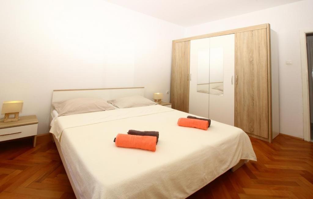 Apartments Dubreta تْسافتات المظهر الخارجي الصورة