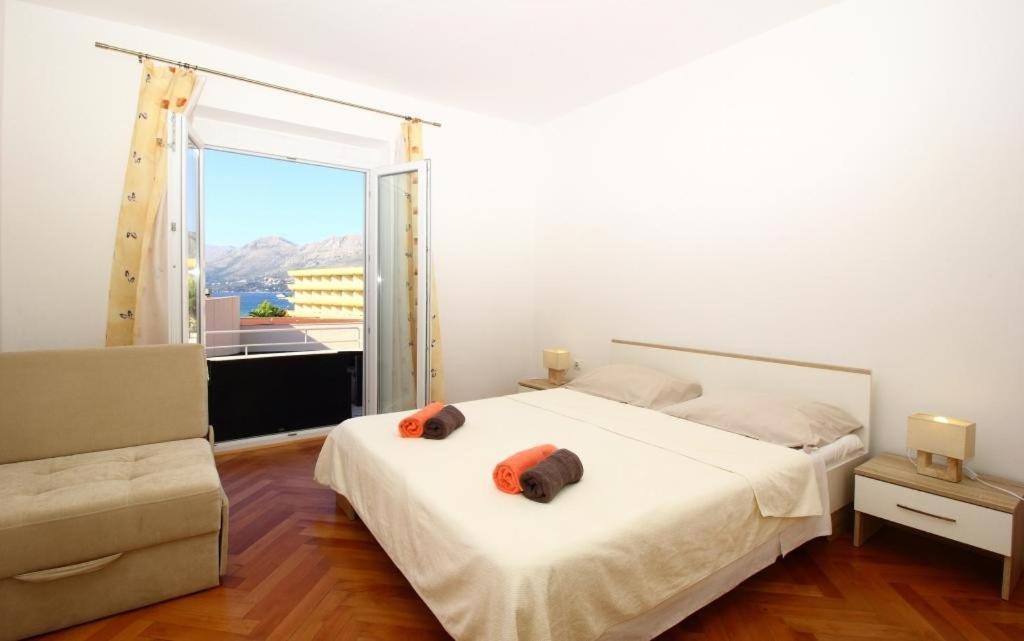 Apartments Dubreta تْسافتات المظهر الخارجي الصورة